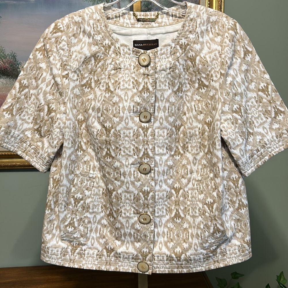 Dana Buchman Beige and White Short Sleeve Patterned Jacket
